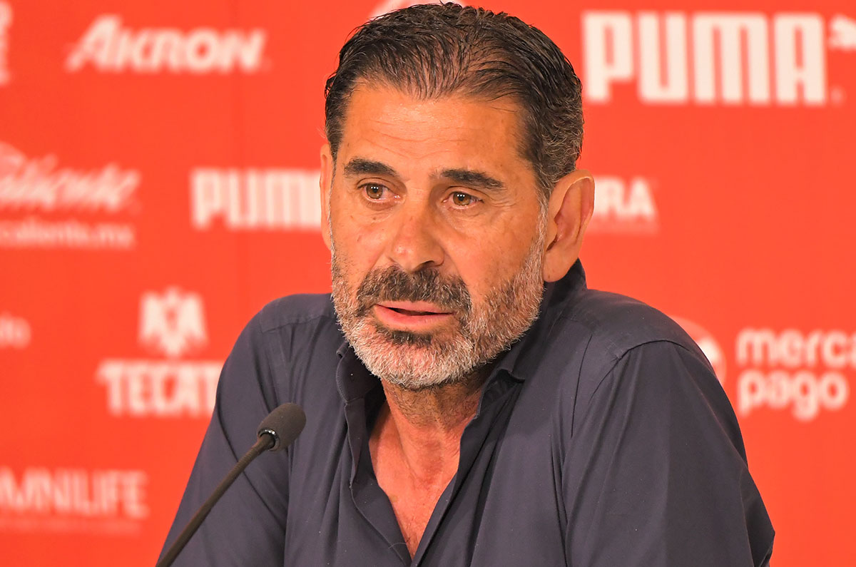 Fernando Hierro, director deportivo de Chivas sale a respaldar a Alexis Vega, ‘Guti’ y ‘Pocho’ Guzmán