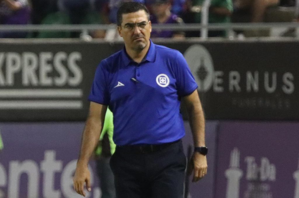 Joaquín Moreno dejará la dirección técnica de Cruz Azul