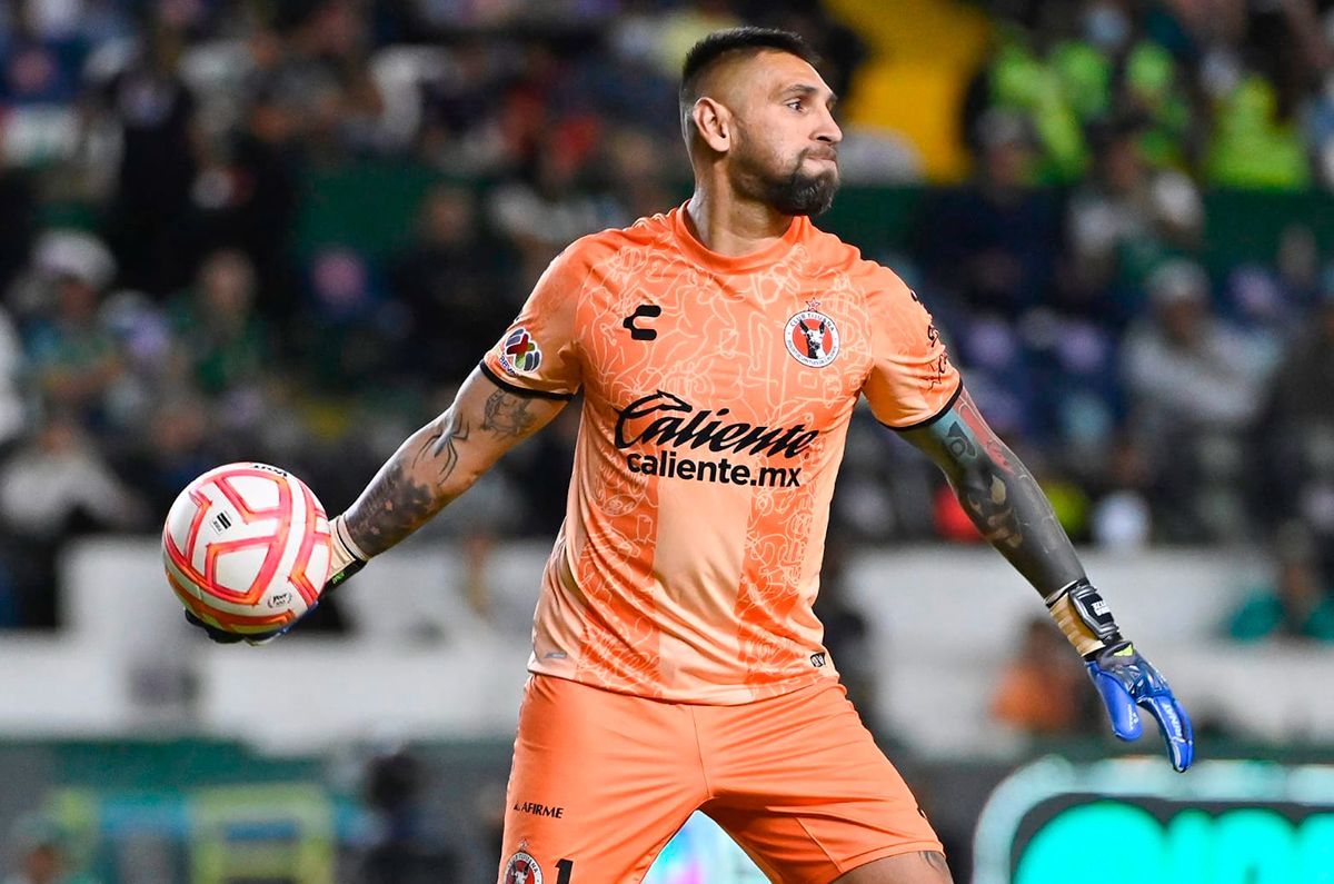 Figuras de la Liga MX que se quedaron sin equipo tras el cierre de transferencias