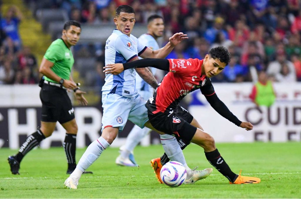 Kevin Castaño ha visto pocos minutos con el Cruz Azul