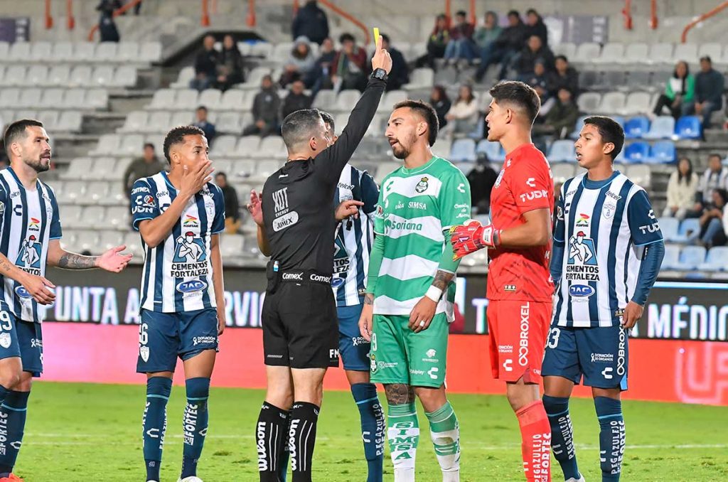 ¿Pero qué hizo Correa? El argentino terminó por afectar el Santos vs Pachuca