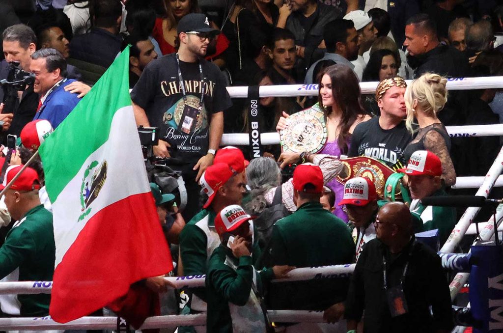 ¿Quién cantará el himno nacional en la pelea del Canelo vs Charlo?