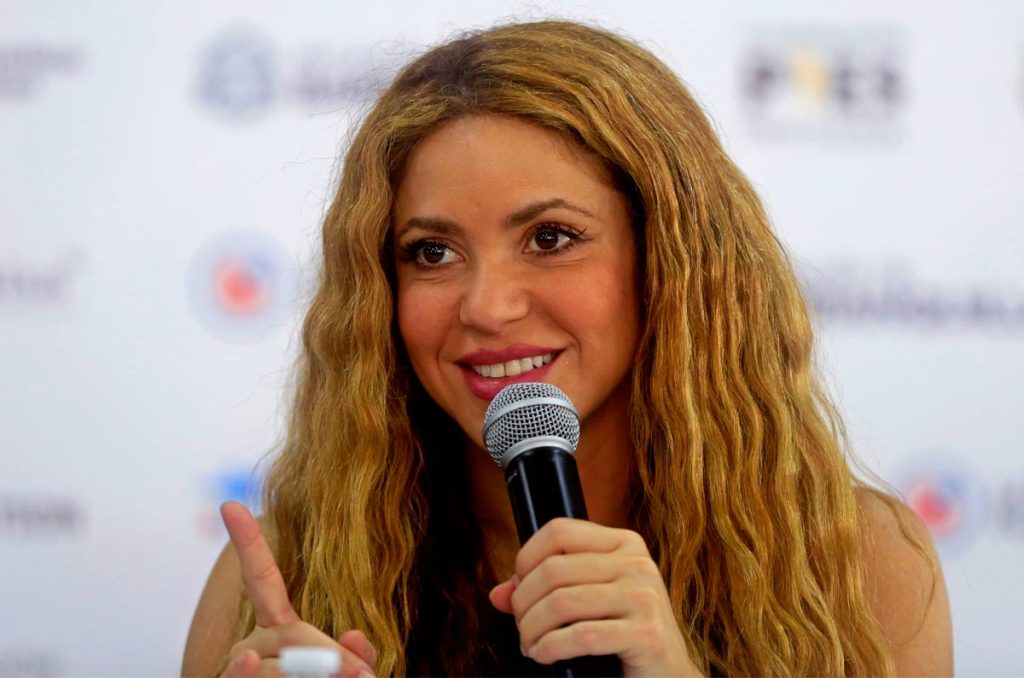 Shakira sigue haciendo ruido, ahora con Fuerza Regida
