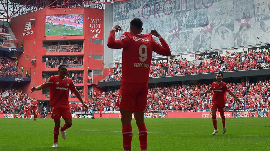 Toluca termina por hundir al Pachuca de Guillermo Almada