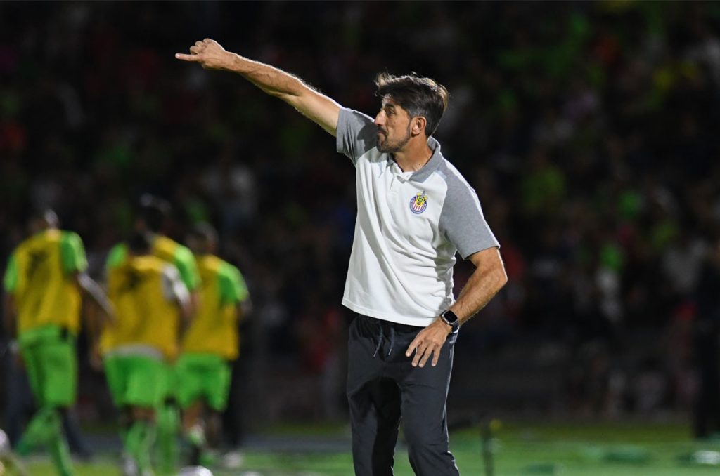 Veljko Paunovic pasa por momentos complicados con Chivas