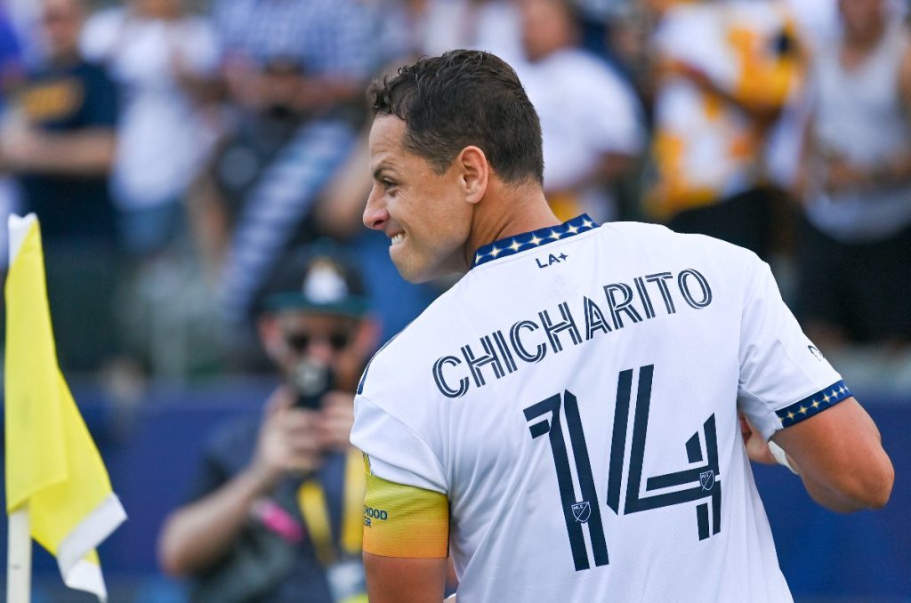 “Que vendan más barato a jugadores”, la petición de Chicharito  