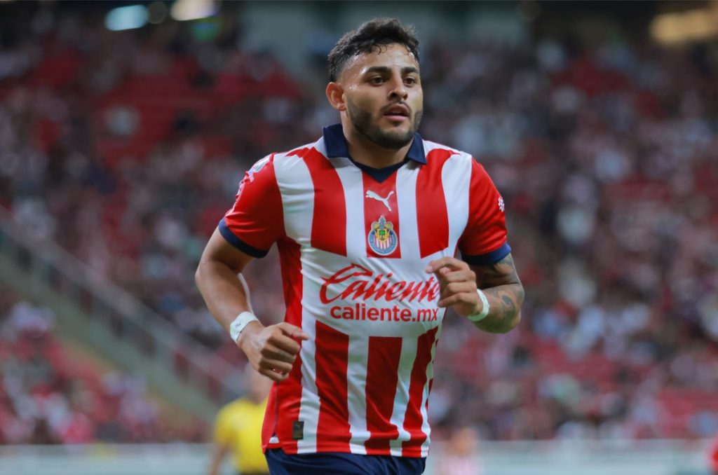 Chivas, con la urgencia de vender a Alexis Vega