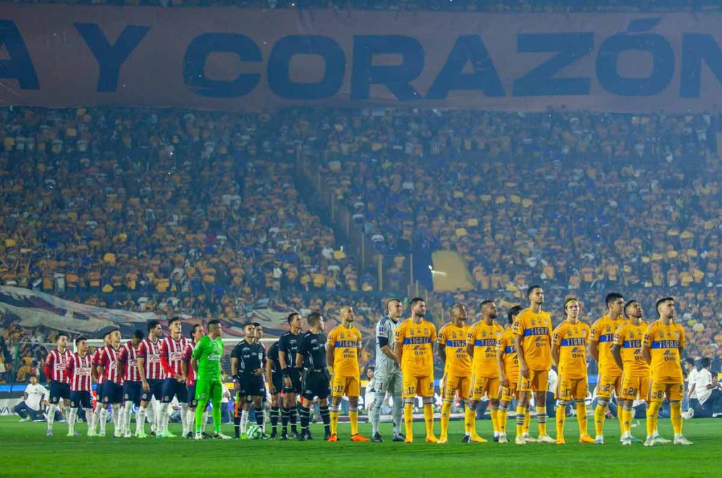 Cómo ha sido la creciente rivalidad entre Chivas y Tigres