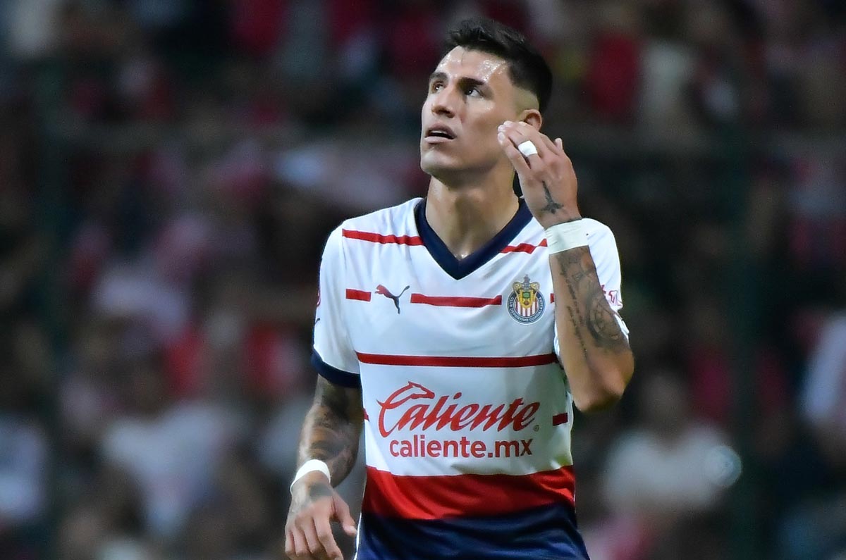 Cristian Calderón de Chivas tiene poco mercado