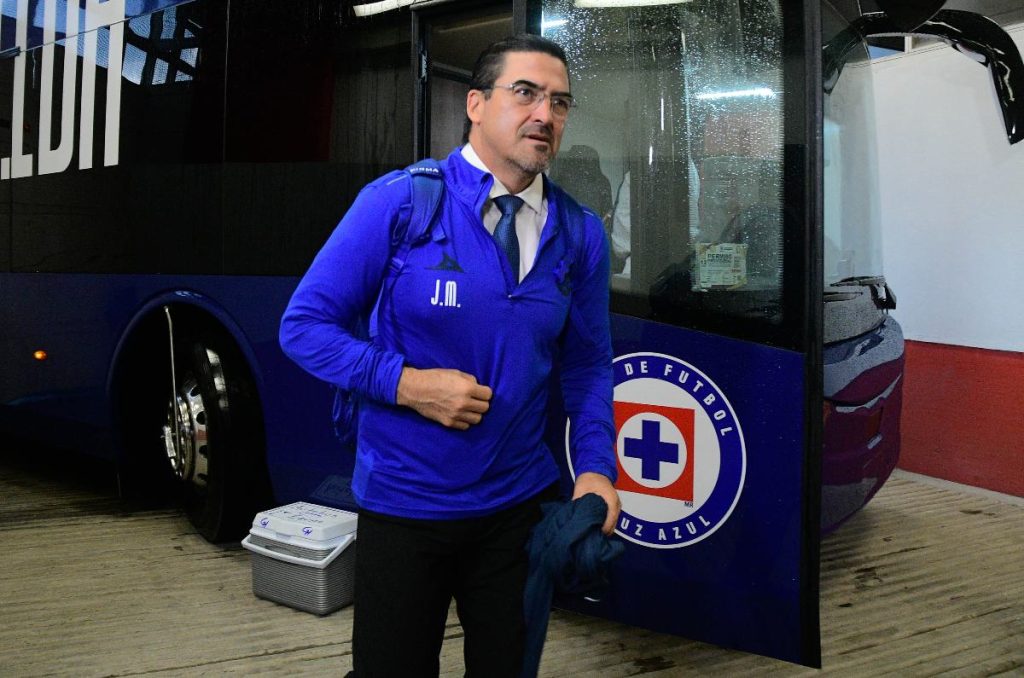 Joaquín Moreno terminará el torneo al frente de Cruz Azul 0