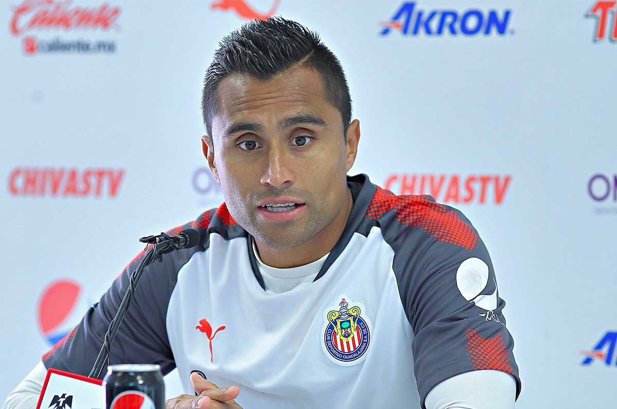 Edwin Aris Hernández revela detalles sobre su salida de Chivas