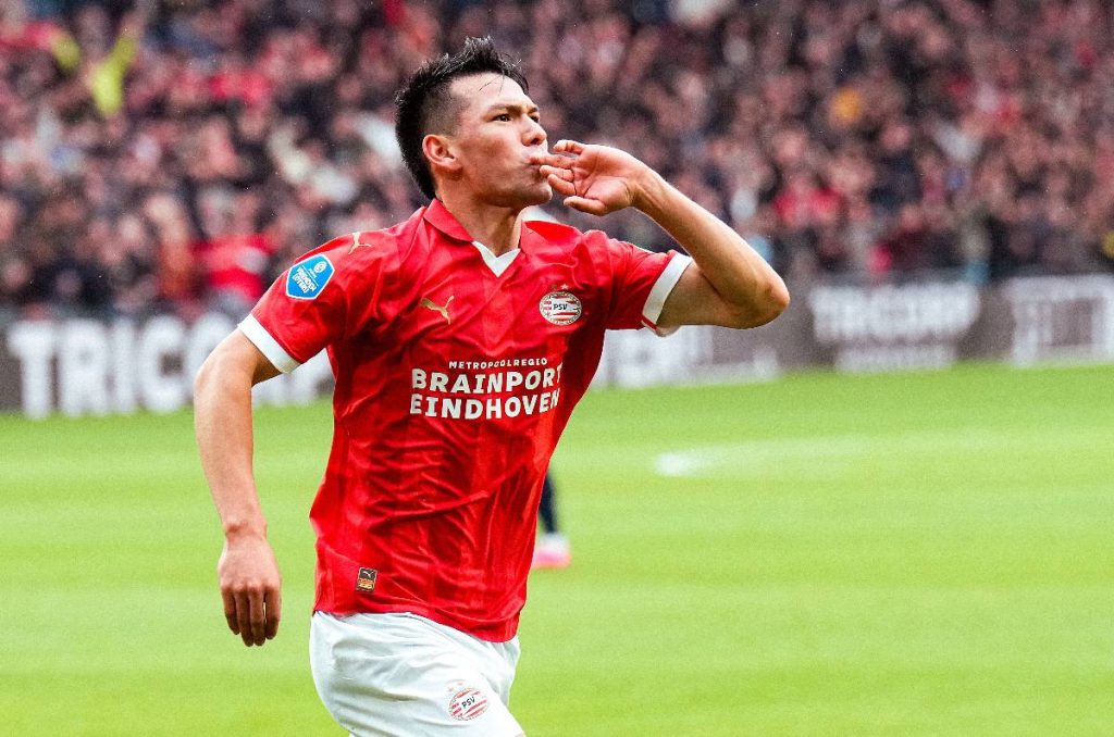 Hat-trick de Hirving Lozano y el PSV mandan al Ajax al último lugar