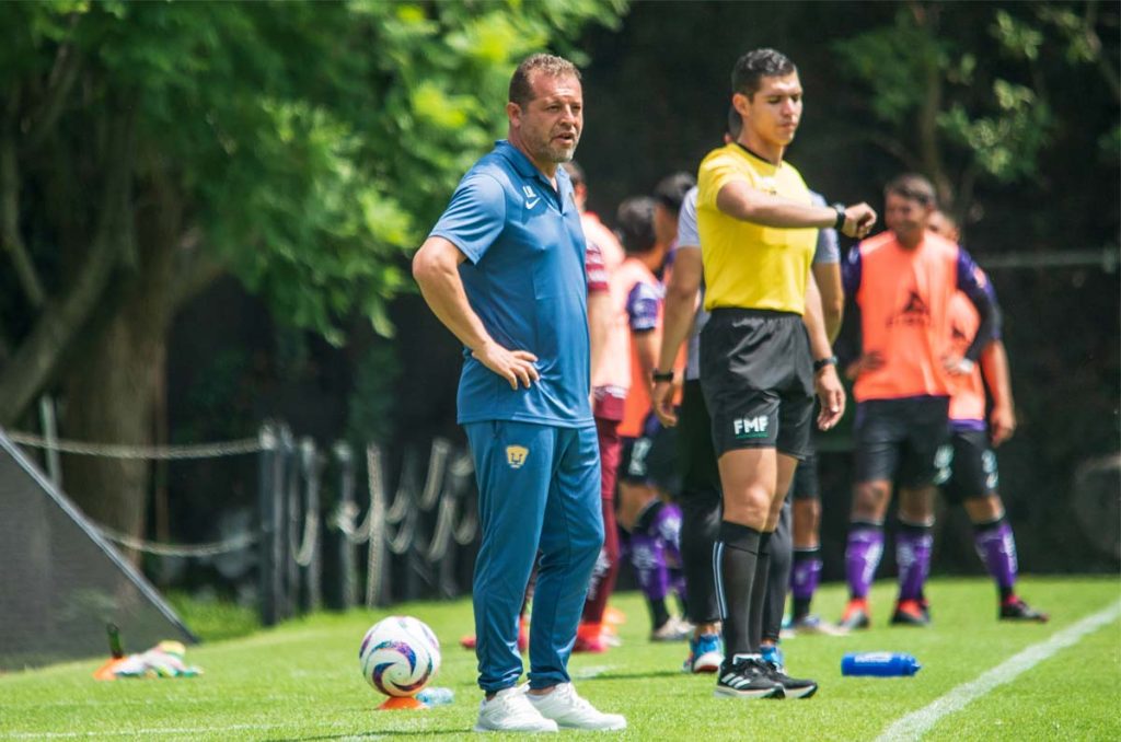 Israel Hernández, encargado inesperado de los Pumas de la UNAM