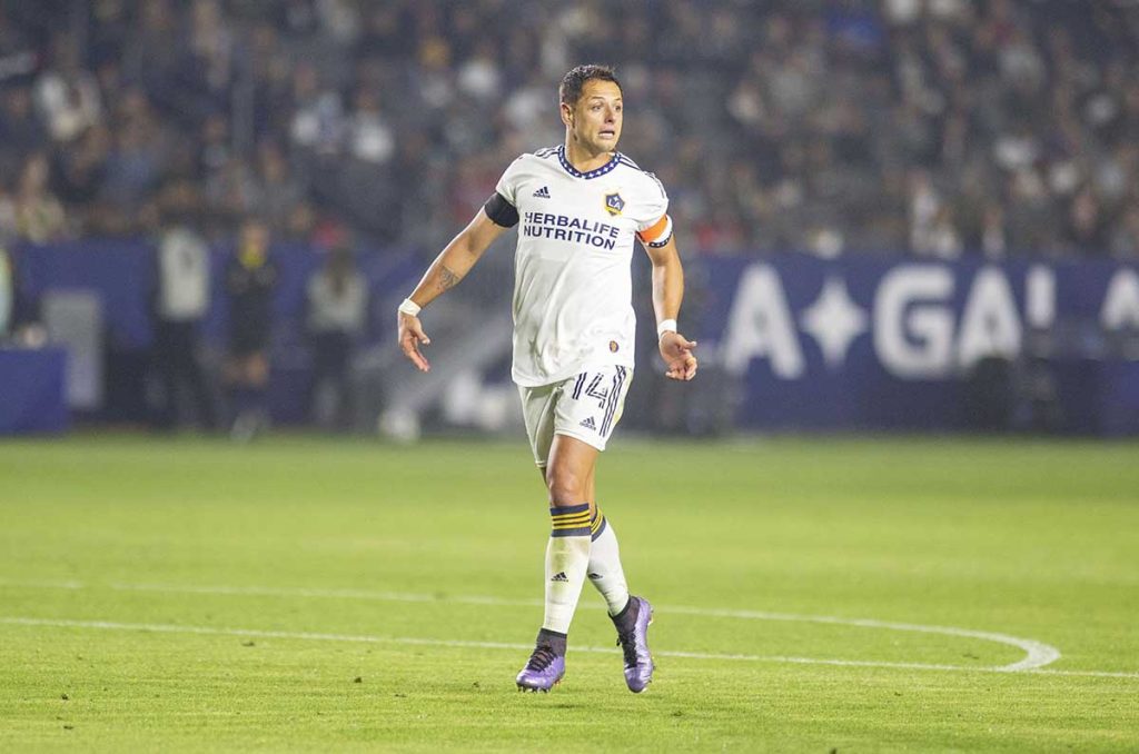 El retiro no entra en planes de Chicharito Hernández "Yo me veo jugando, le tengo mucho amor a este deporte"