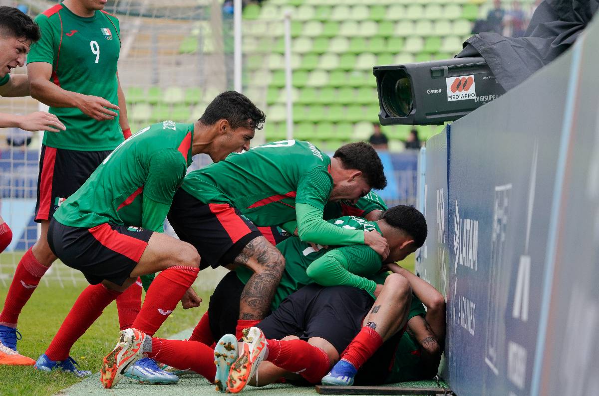 Juegos Panamericanos: México sufrió, pero está cerca de semifinales