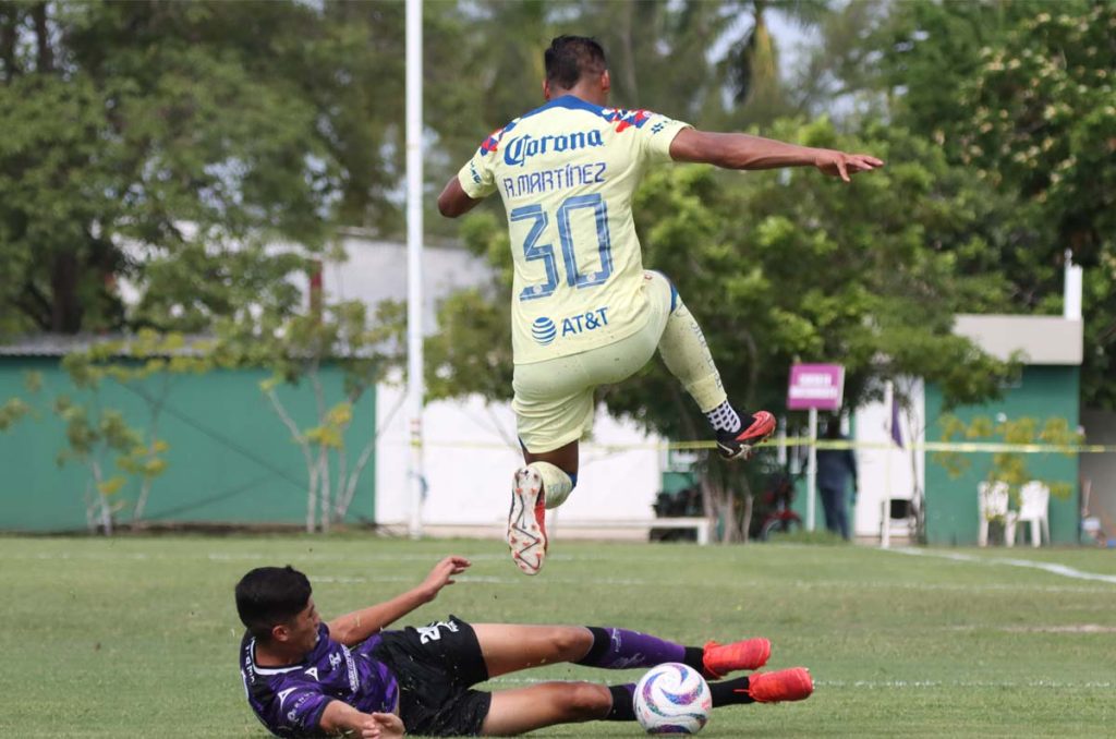 Mozumbito Martínez no termina por ser realidad en el América