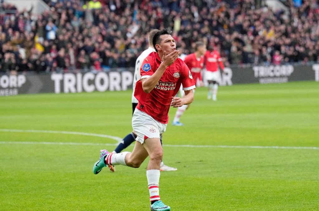 Hat-trick de Hirving Lozano y el PSV mandan al Ajax al último lugar 0
