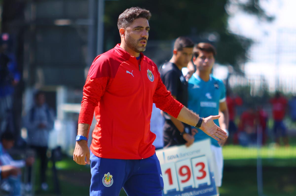 Si se va Paunovic, ¿Quién se queda como DT de Chivas?