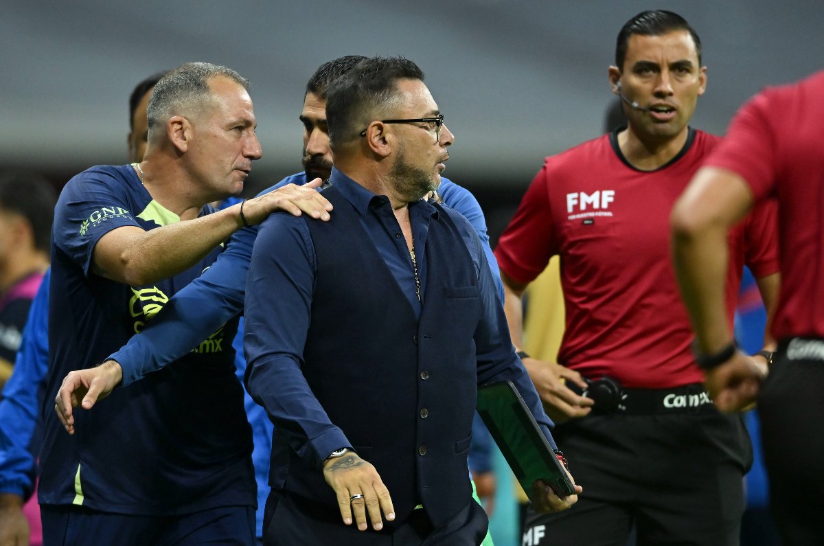 “El arbitro vino a obedecer ordenes”: Turco Mohamed tras derrota contra América