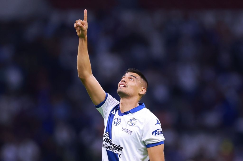 Pumas va por el bombazo de Guillermo Martínez 0