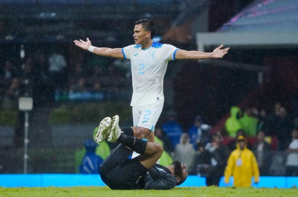 ¿Honduras se quedó con 10? ¿A quién expulsó el arbitro?