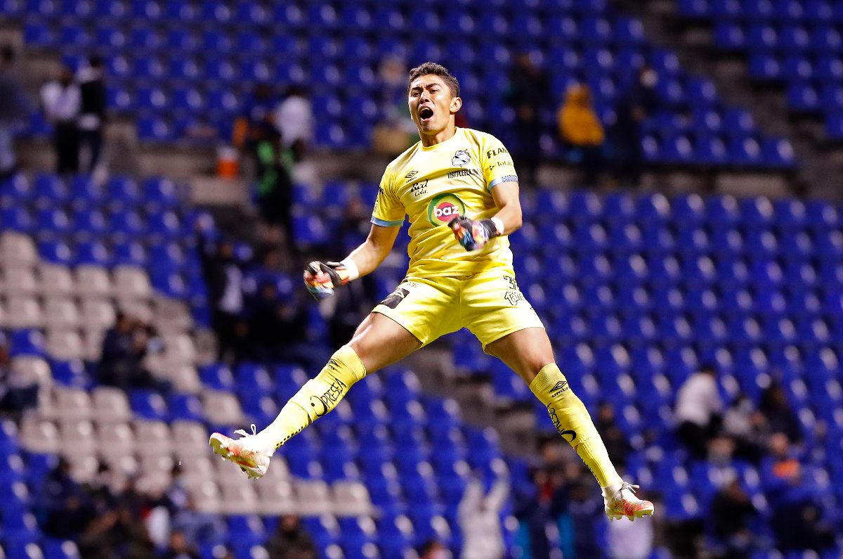 Iván Rodríguez - Puebla - 69 atajadas