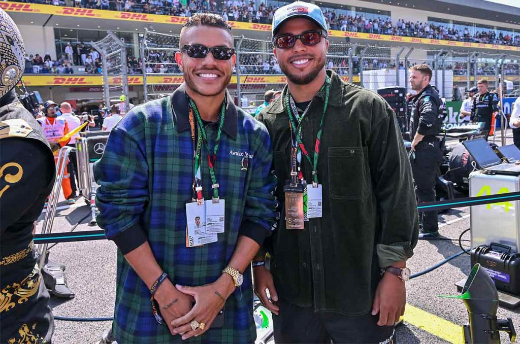 Jonathan y Giovani Dos Santos durante la Fórmula Uno en México