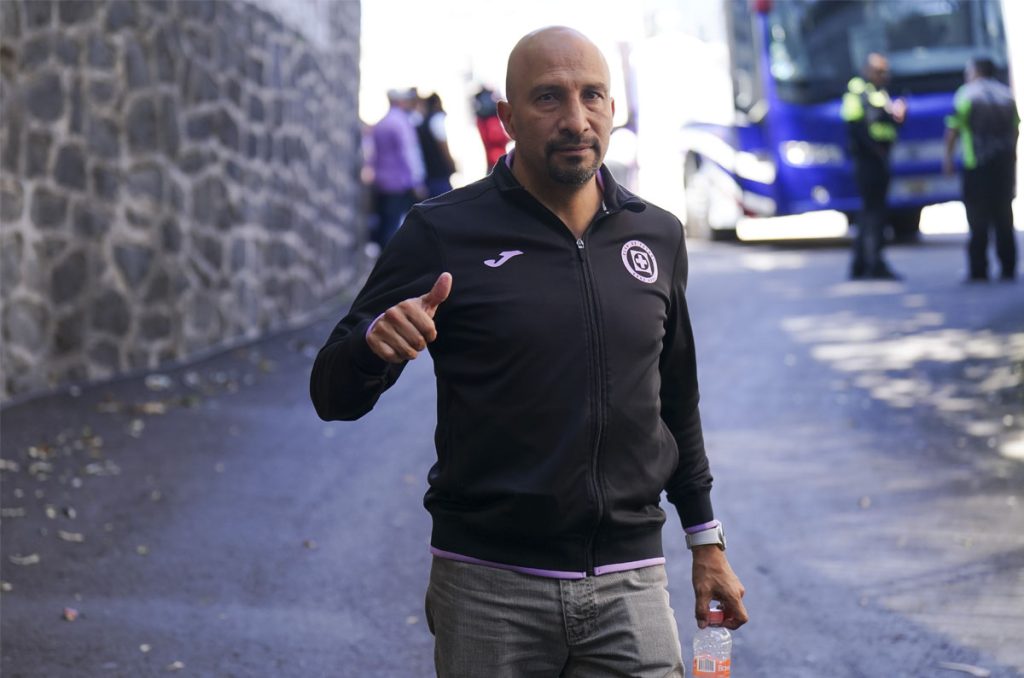 Óscar Pérez deja de ser director deportivo de Cruz Azul 0