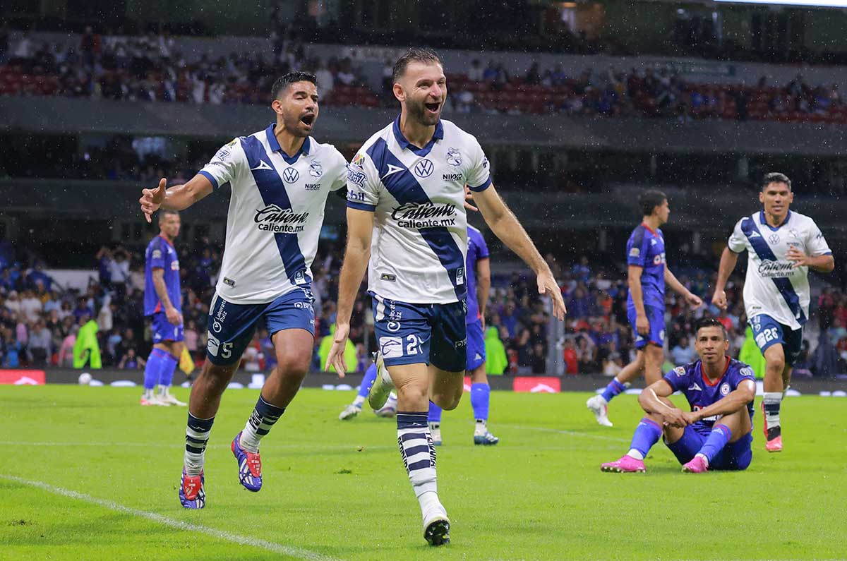 puebla-derrota-a-un-cruz-azul-mermado-y-consigue-liguilla-directa-