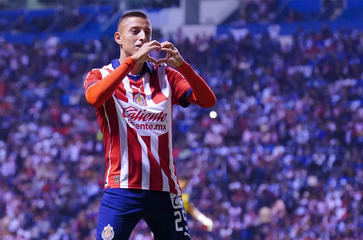Roberto Alvarado se cotiza alto en Chivas
