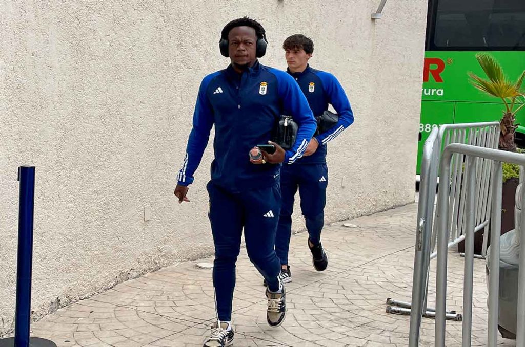 Romario Ibarra viviendo una pesadilla en el Real Oviedo