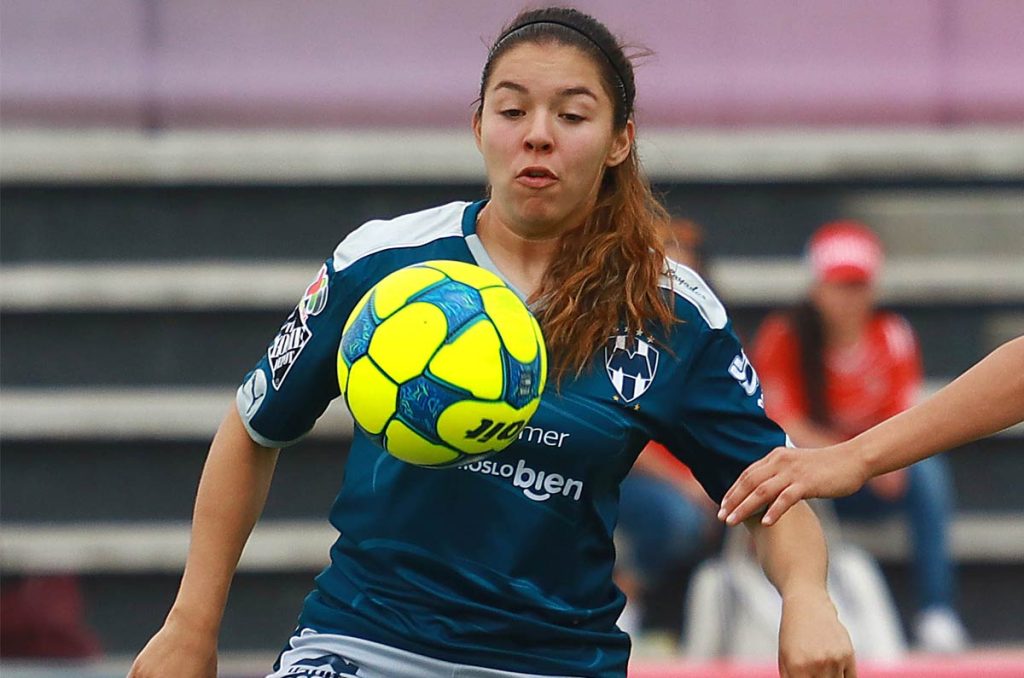 Sofia Ochoa en su etapa como futbolista de Rayadas de Monterrey
