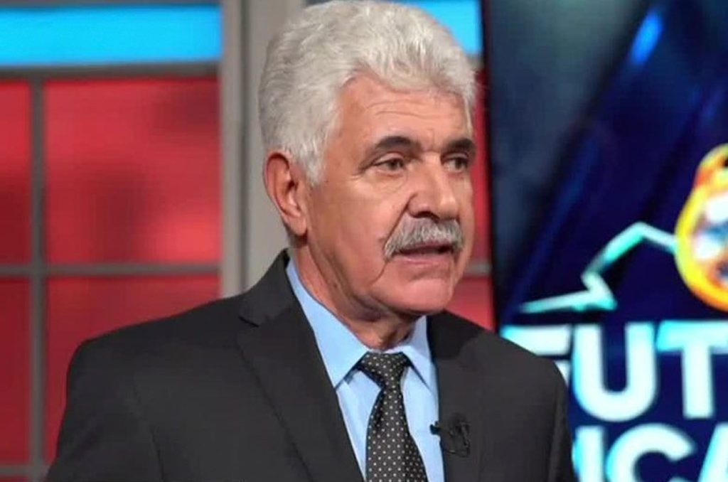 Tuca Ferretti explota y defiende al futbol regio