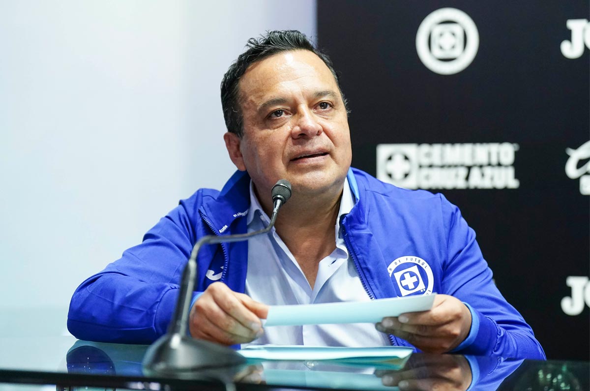Víctor Velázquez en Cruz Azul, con historial de técnicos y directivos en su era