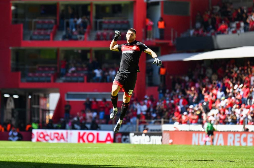 El arquero brasileño fue el goleador del Club Toluca y quedó por encima de jugadores como Henry y Vega.