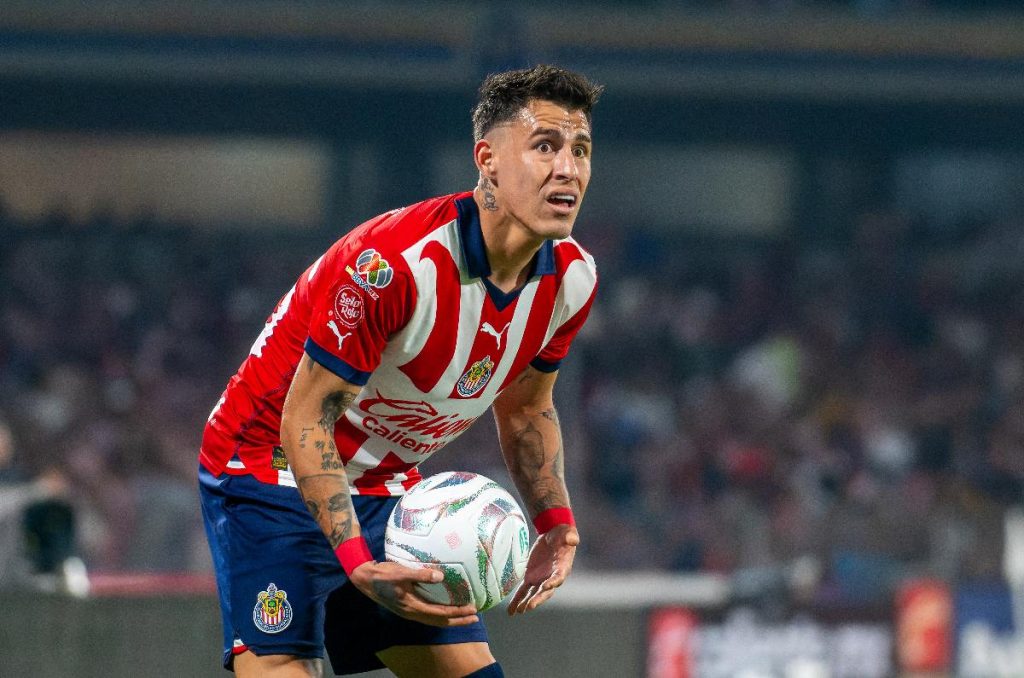 ¿Cuánto pierde Chivas luego de que Chicote Calderón se fue gratis?