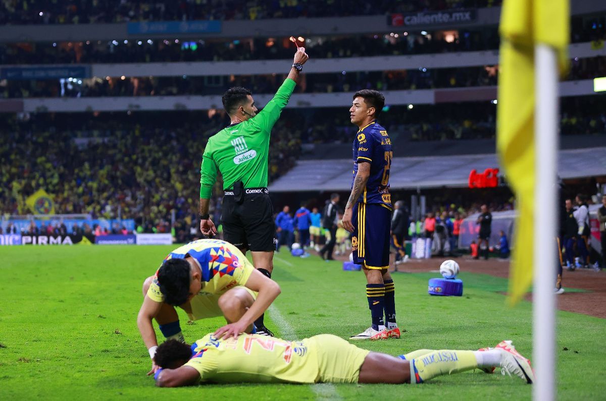 La afición de Tigres pide la salida de Fulgencio tras error en la final