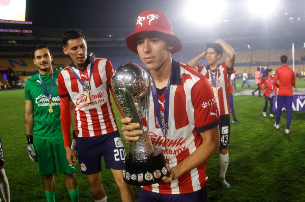 Mateo Chávez, campeón con la Sub-23 de las Chivas de Guadalajara