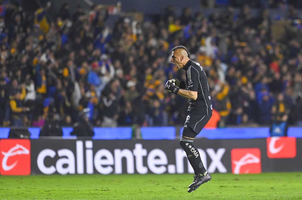 El récord que persigue Nahuel Guzmán en la final vs América 0