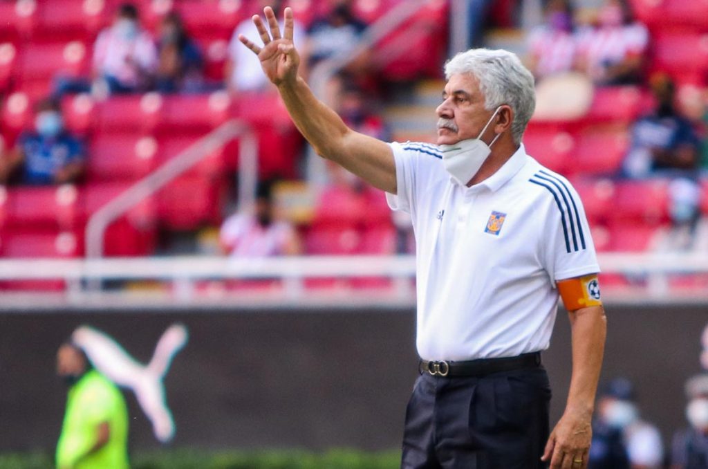 Tuca Ferretti reveló la situación que sucede en la directiva de Tigres