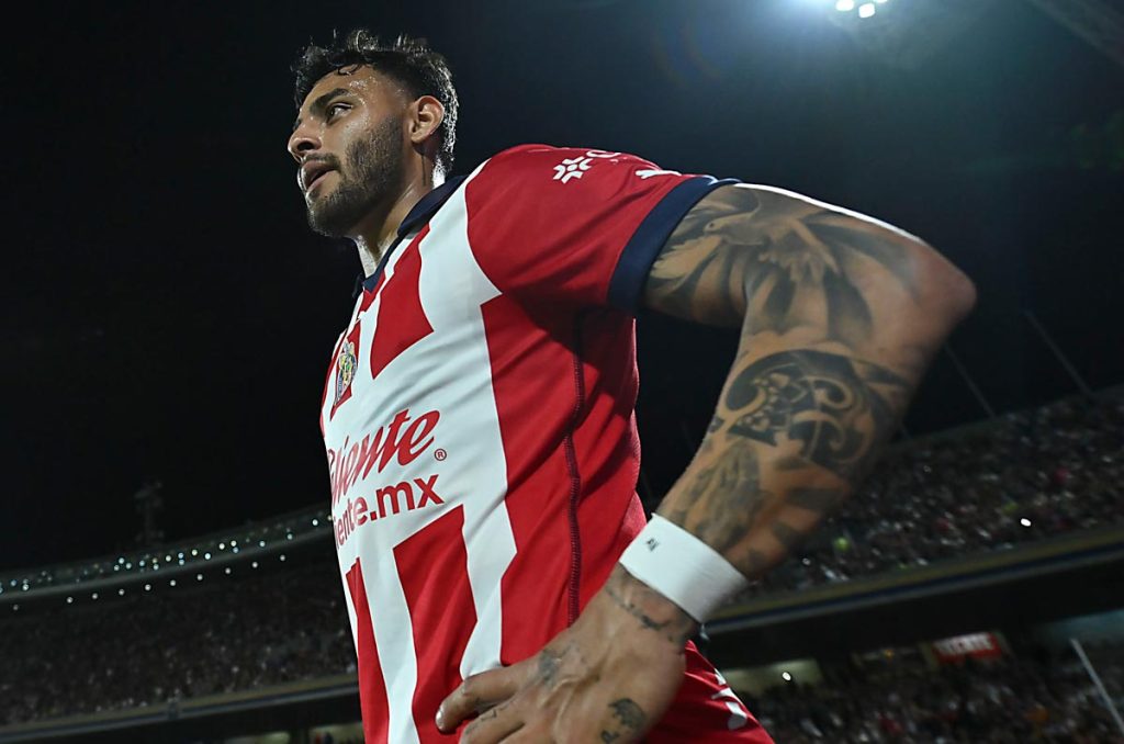 Alexis Vega, en riesgo de perderse el Clausura 2024 y la Copa América
