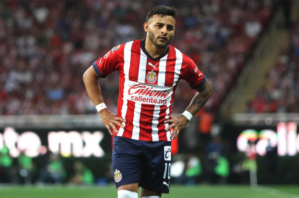 Alexis Vega puede marcharse totalmente libre de las Chivas de Guadalajara para el verano