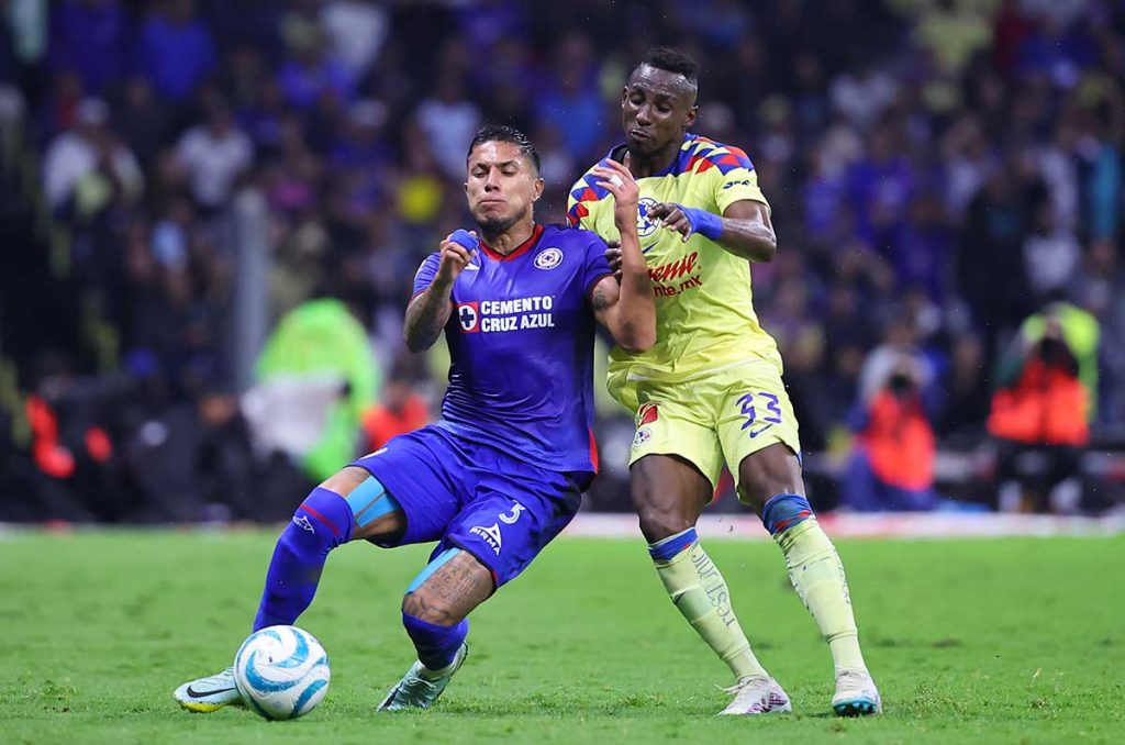 Carlos Salcedo reintegrado con Cruz Azul y con interés en Brasil 0