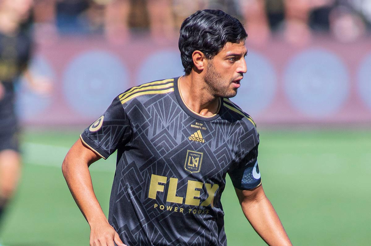 ¿Y Carlos Vela?
