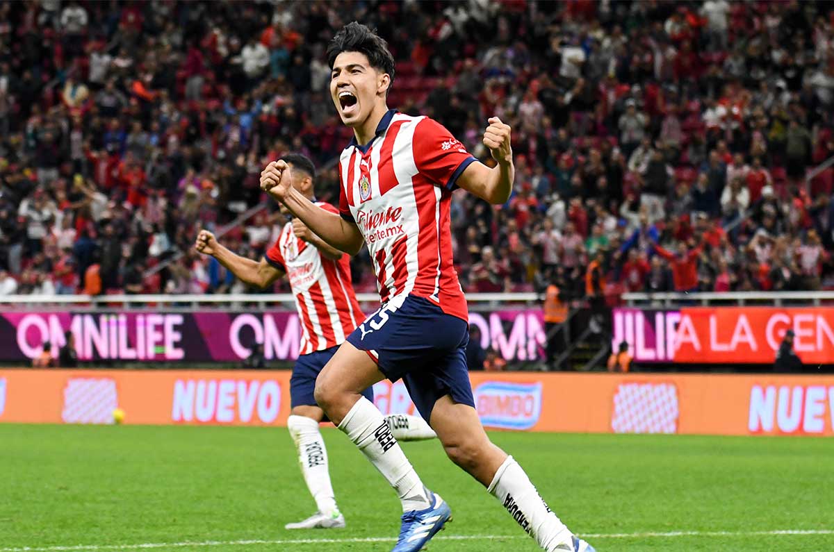 con-todo-en-contra-chivas-rescata-el-empate-ante-santos-laguna-