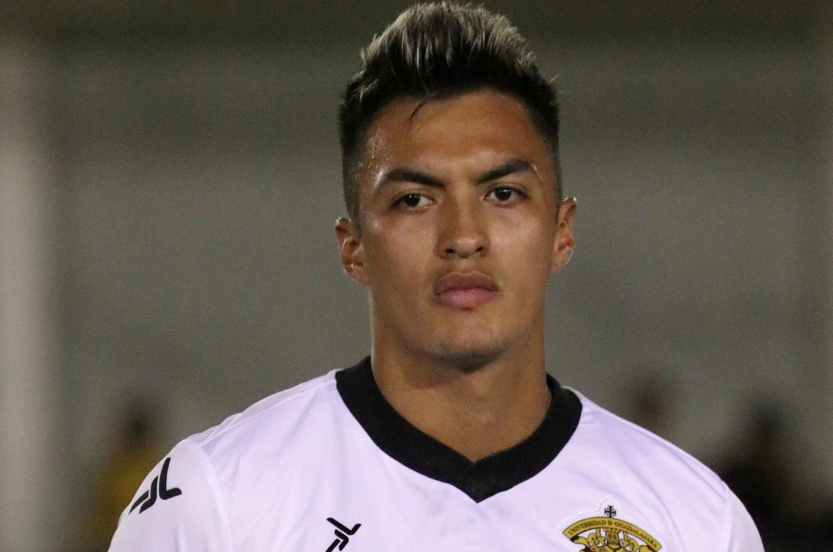 Un futbolista que surgió de las Águilas del América. En la segunda división de nuestro país jugó para Zacatepec, Celaya y Leones Negros. Ha sido el nuevo fichaje de Panachaiki donde compartirá con Eduardo Pérez.
