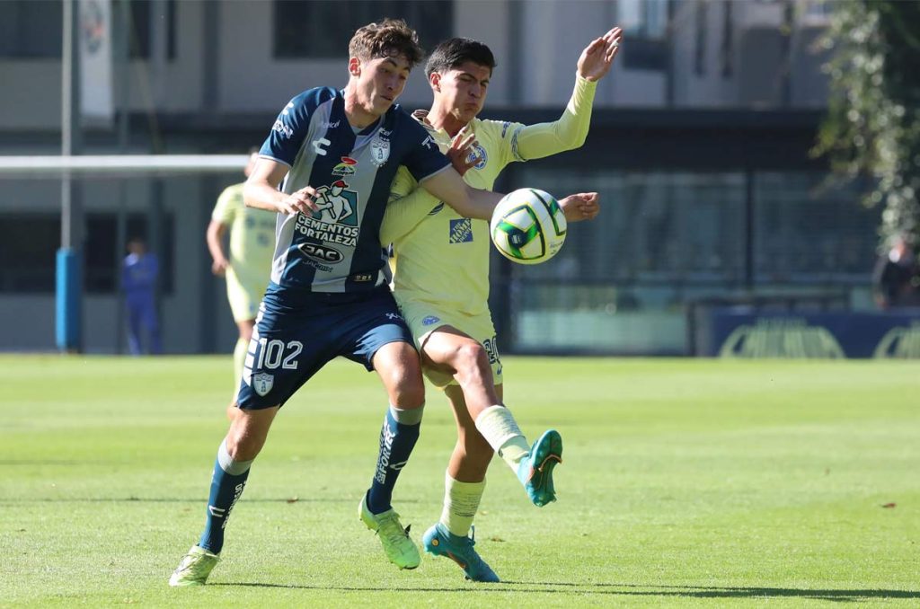 Diego Esqueda en su paso por los Tuzos de Pachuca; ahora será jugador del América