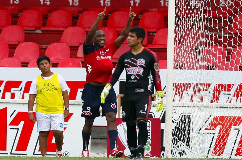 Fallece Luis Tejada, goleador histórico; ex jugador de Toluca 0