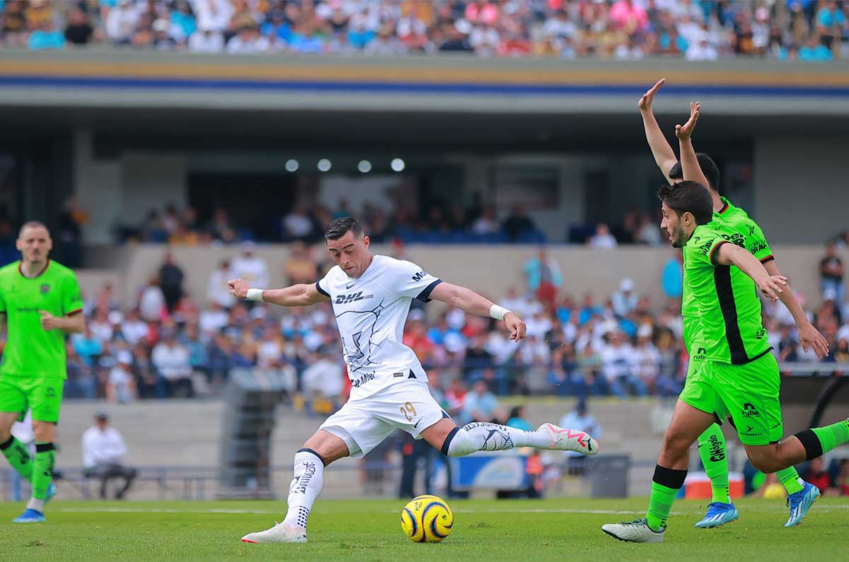 funes-mori-y-chino-huerta-una-dupla-que-ilusiona-a-pumas-