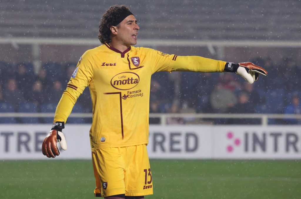 Ochoa podría sumar otro descenso en su carrera con Salernitana 0